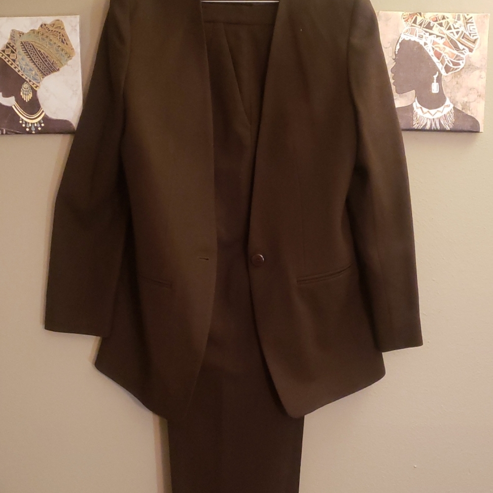 Pantsuit - Picture 1 of 4